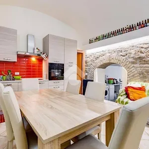  Guest house Underground